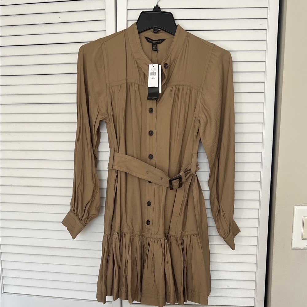 Banana Republic Brown Long Sleeve Dress PETITE